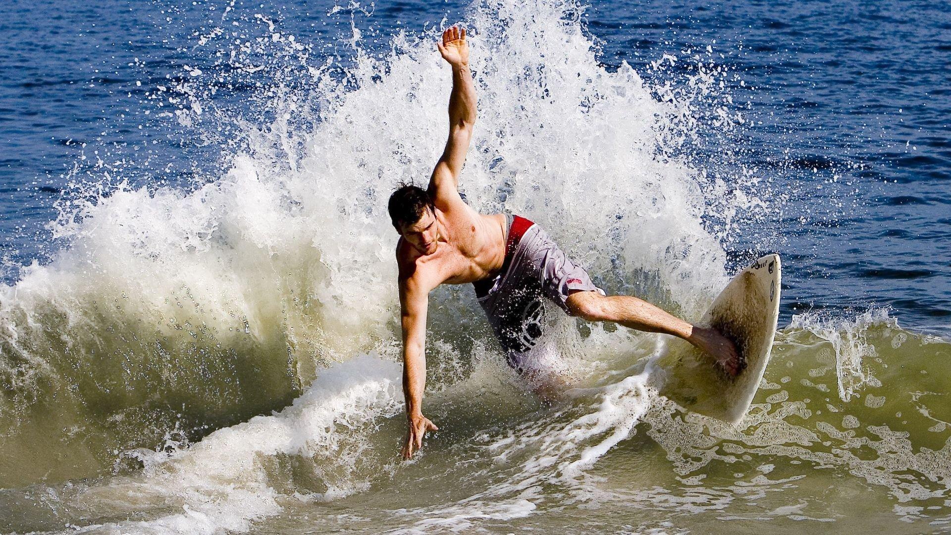 滑板运动风靡全球，年轻选手闪耀国际赛场