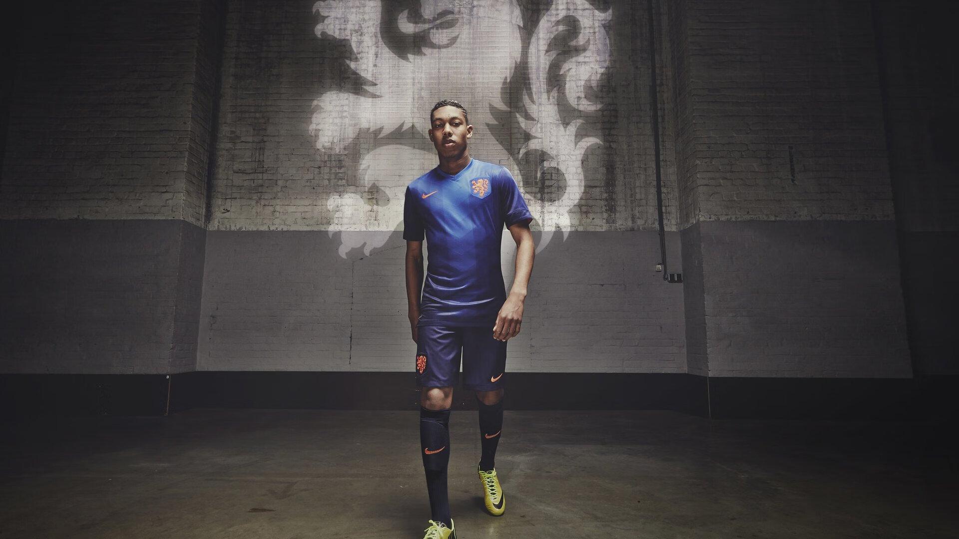 阿尔卡拉斯逆转德约科维奇 温网新王诞生创历史